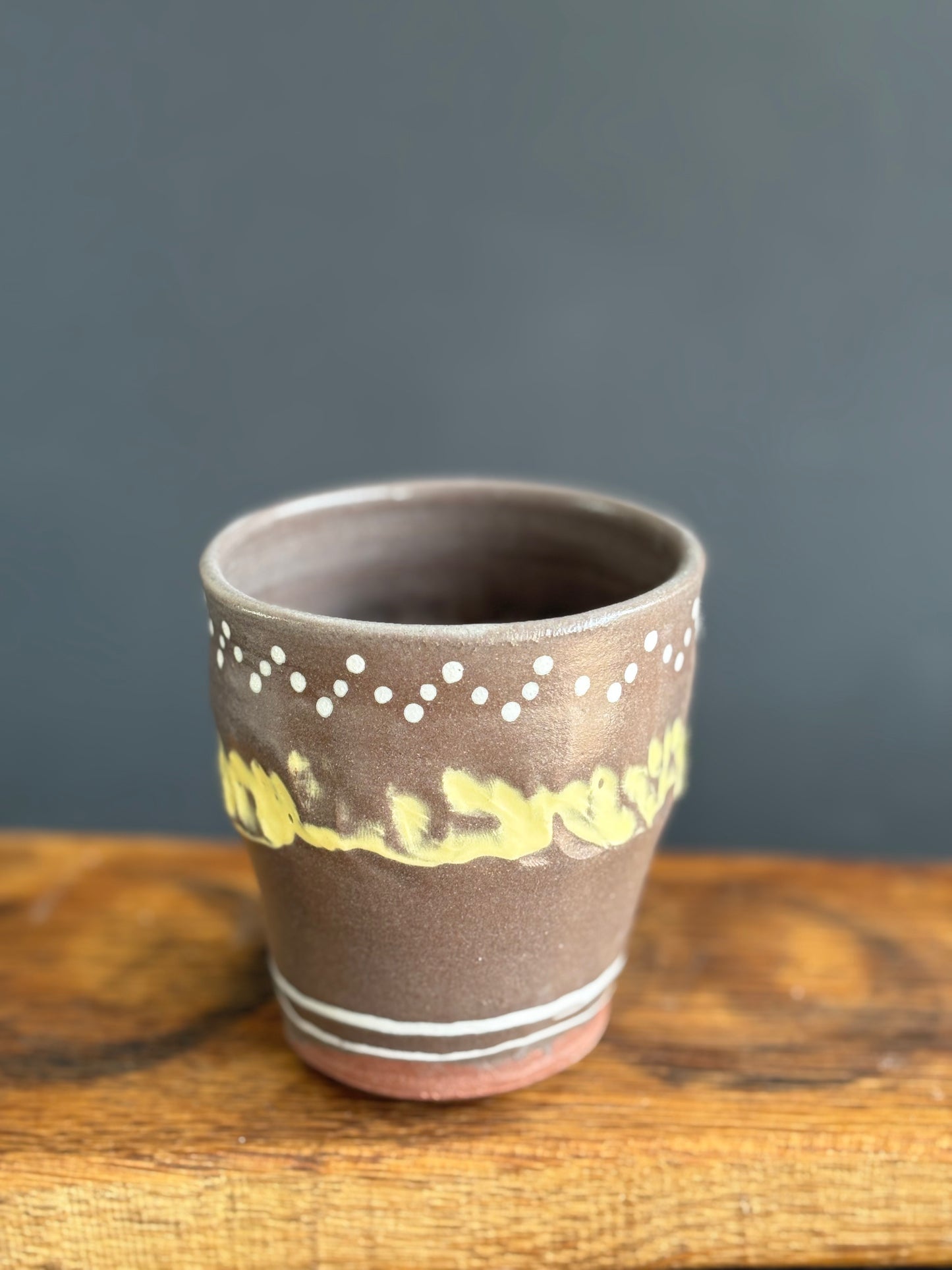 Slipware yellow note to self beaker